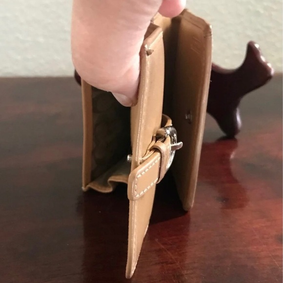 Coach Wallet - Picture 4 of 4